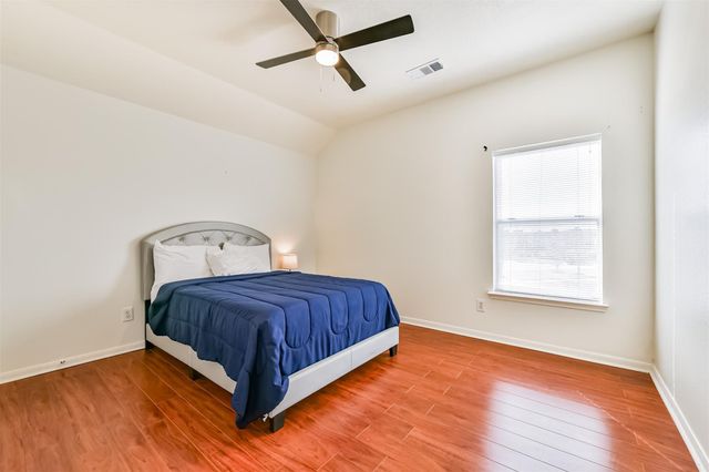 4113 Oak Point Drive, Pearland, TX 77581