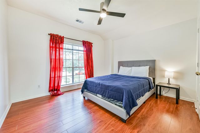 4113 Oak Point Drive, Pearland, TX 77581