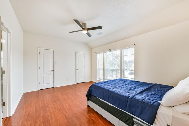 4113 Oak Point Drive, Pearland, TX 77581