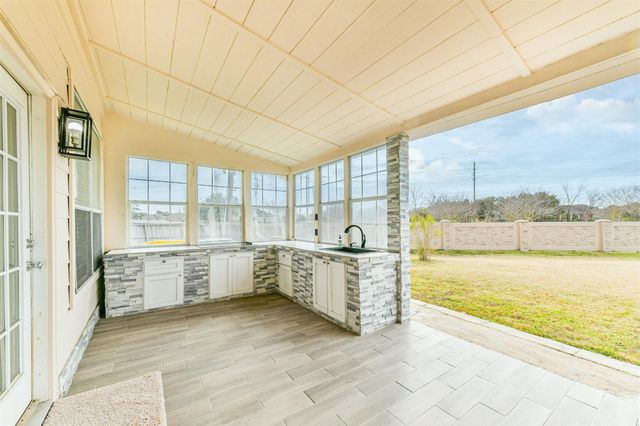 4113 Oak Point Drive, Pearland, TX 77581