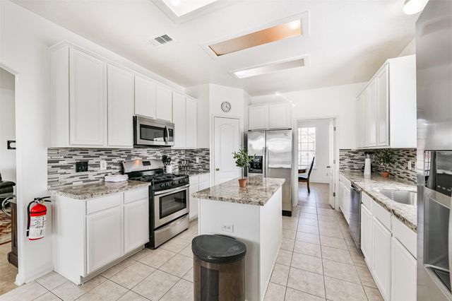 4113 Oak Point Drive, Pearland, TX 77581