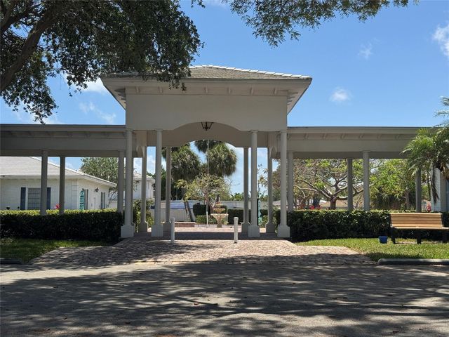 2220 NE 68th Street 1031, Fort Lauderdale, FL 33308