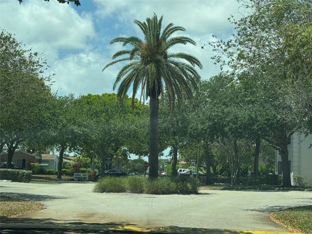 2220 NE 68th Street 1031, Fort Lauderdale, FL 33308