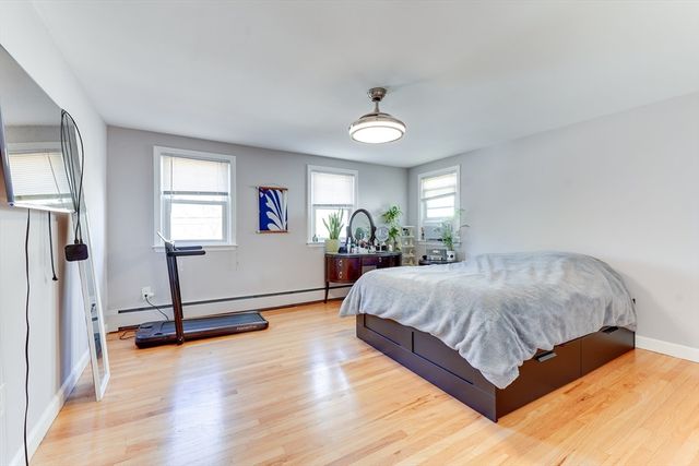 356 Quarry St, Quincy, MA 02169