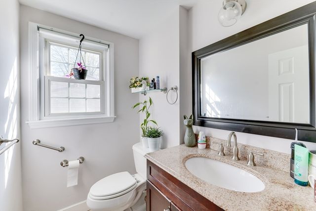 356 Quarry St, Quincy, MA 02169
