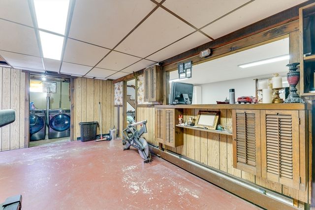 356 Quarry St, Quincy, MA 02169