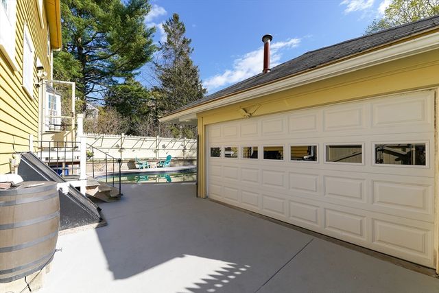 356 Quarry St, Quincy, MA 02169