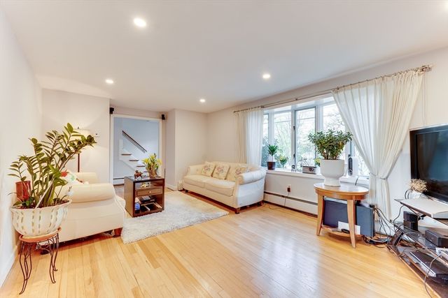 356 Quarry St, Quincy, MA 02169