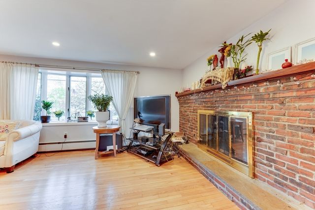 356 Quarry St, Quincy, MA 02169
