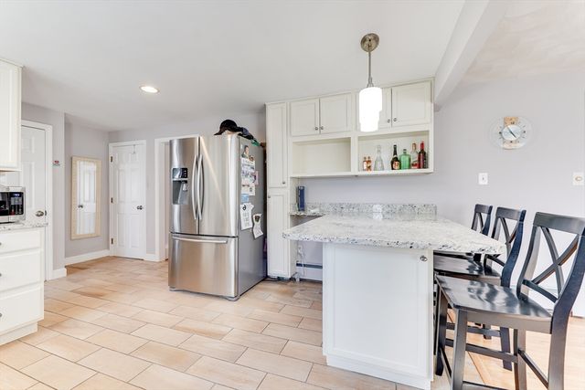 356 Quarry St, Quincy, MA 02169