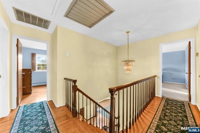 16 Avalon Drive, Montville Township, NJ 07045