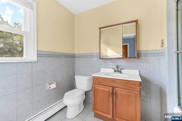 16 Avalon Drive, Montville Township, NJ 07045