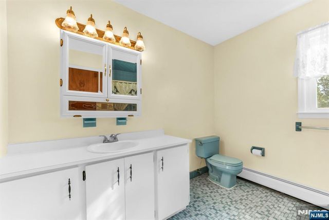 16 Avalon Drive, Montville Township, NJ 07045
