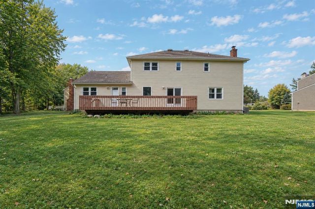 16 Avalon Drive, Montville Township, NJ 07045