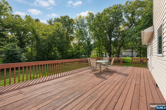16 Avalon Drive, Montville Township, NJ 07045
