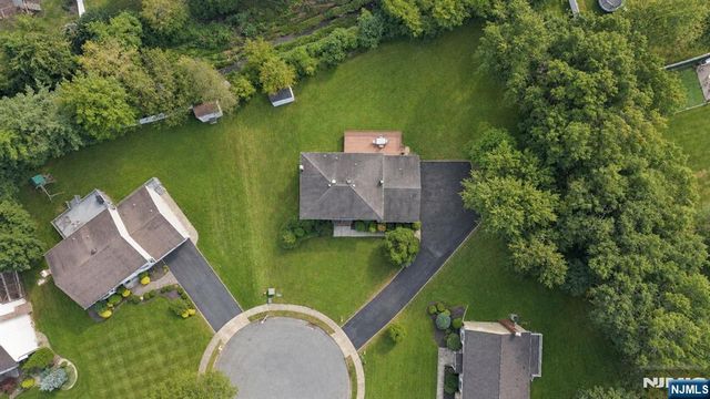 16 Avalon Drive, Montville Township, NJ 07045