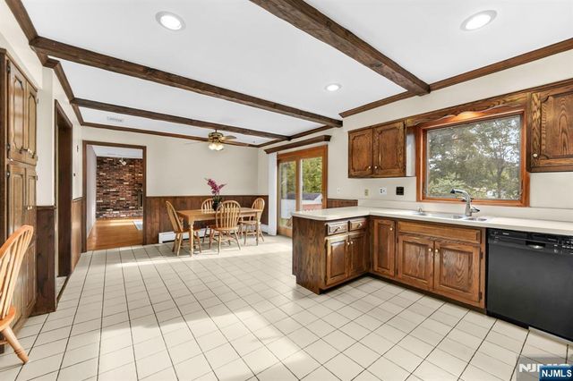 16 Avalon Drive, Montville Township, NJ 07045