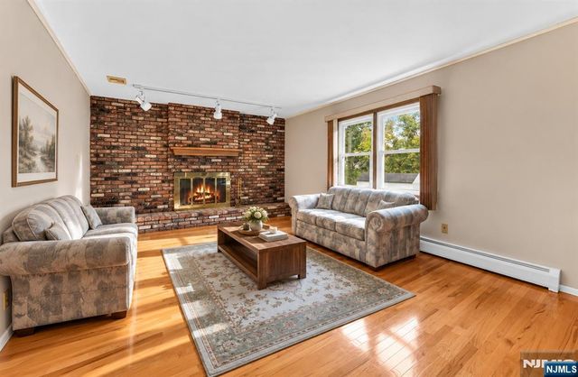16 Avalon Drive, Montville Township, NJ 07045