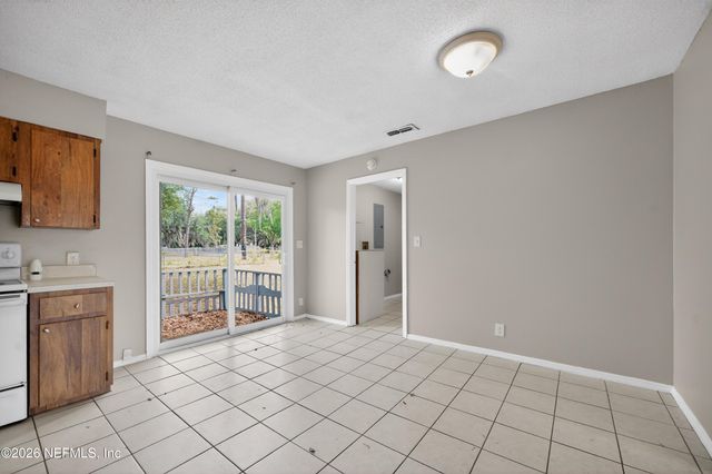 7807 KNOLL Drive N, Jacksonville, FL 32221