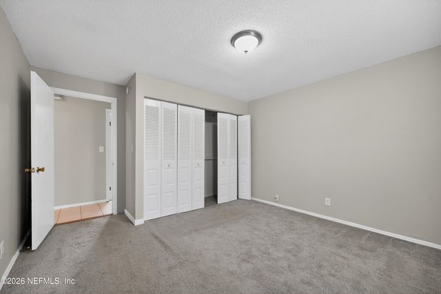 7807 KNOLL Drive N, Jacksonville, FL 32221