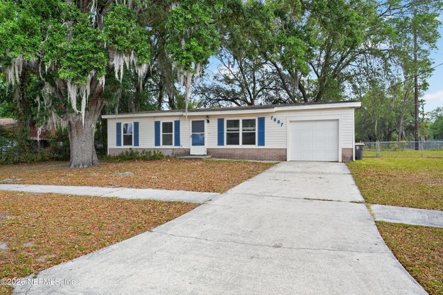 7807 KNOLL Drive N, Jacksonville, FL 32221