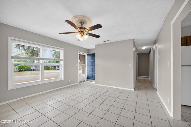 7807 KNOLL Drive N, Jacksonville, FL 32221