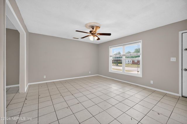 7807 KNOLL Drive N, Jacksonville, FL 32221