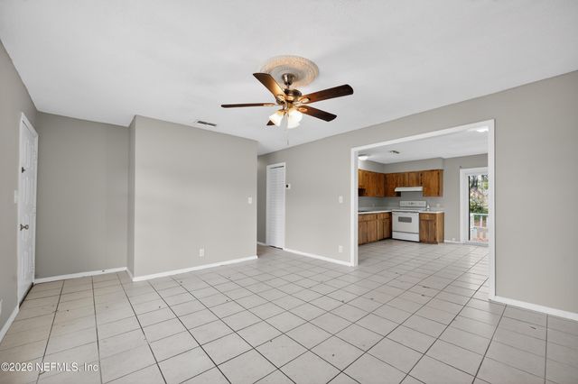 7807 KNOLL Drive N, Jacksonville, FL 32221