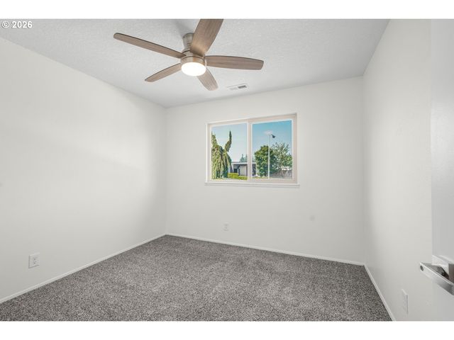 12510 Se STARK St, Portland, OR 97233