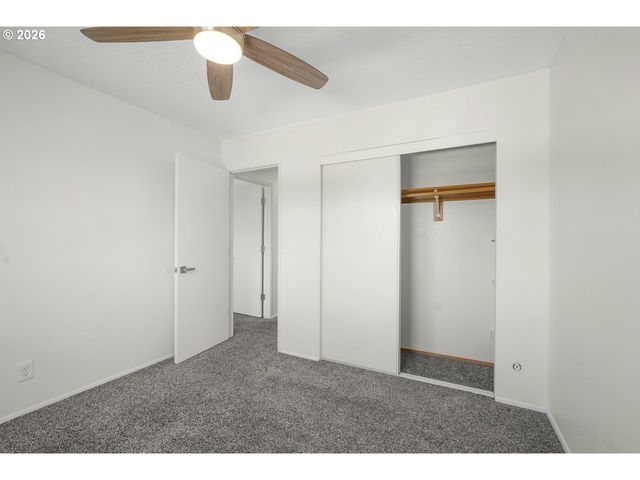 12510 Se STARK St, Portland, OR 97233