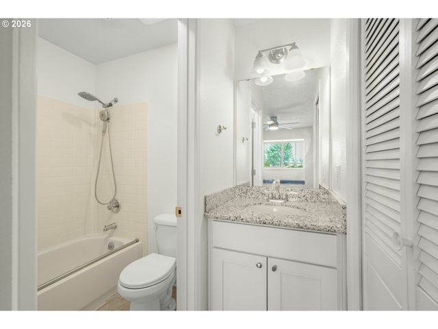 12510 Se STARK St, Portland, OR 97233