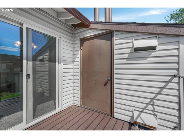 12510 Se STARK St, Portland, OR 97233