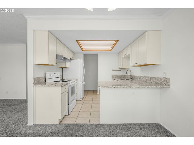 12510 Se STARK St, Portland, OR 97233