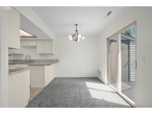 12510 Se STARK St, Portland, OR 97233