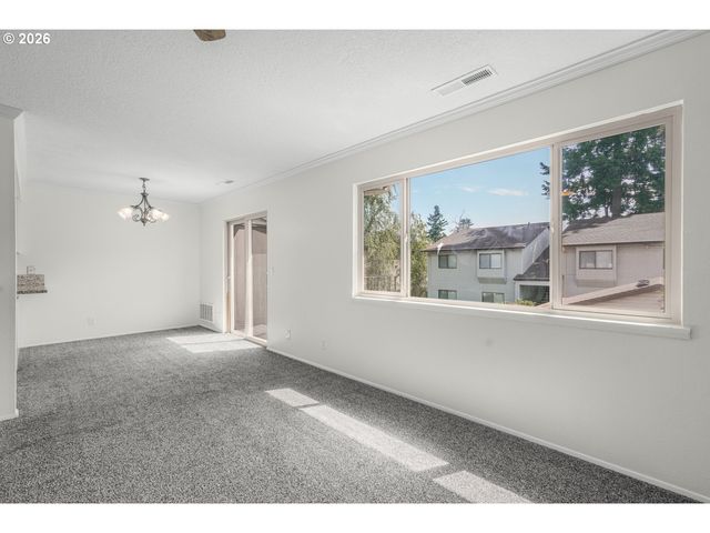 12510 Se STARK St, Portland, OR 97233