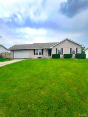 140 Castlewood Drive, Troy, MO 63379