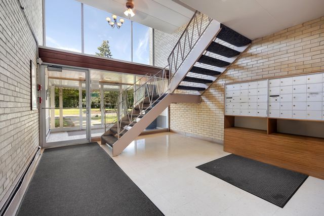 2214 S Goebbert Road 178, Arlington Heights, IL 60005