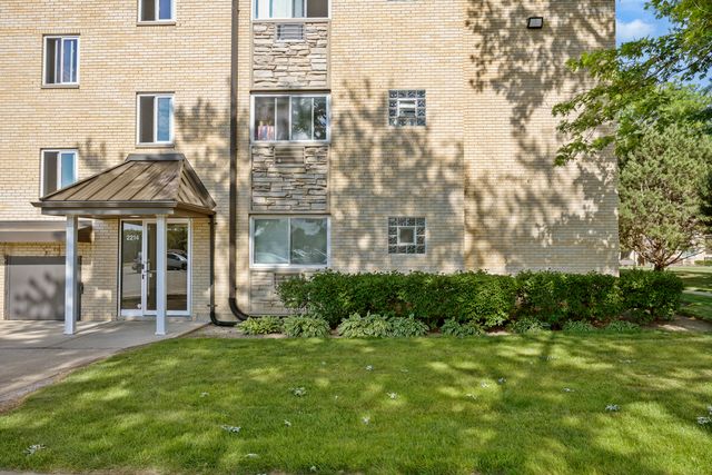 2214 S Goebbert Road 178, Arlington Heights, IL 60005