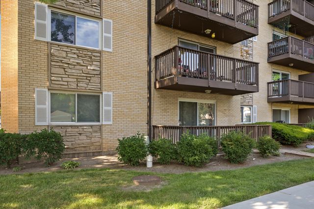 2214 S Goebbert Road 178, Arlington Heights, IL 60005