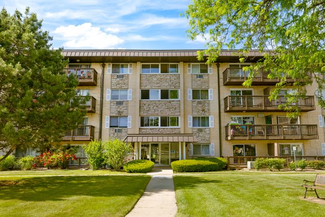 2214 S Goebbert Road 178, Arlington Heights, IL 60005