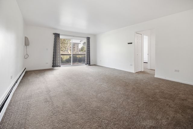 2214 S Goebbert Road 178, Arlington Heights, IL 60005