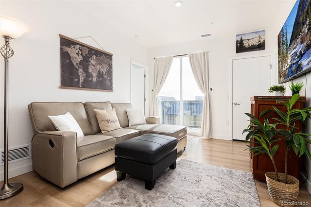 5702 Central Park Boulevard 306, Denver, CO 80238