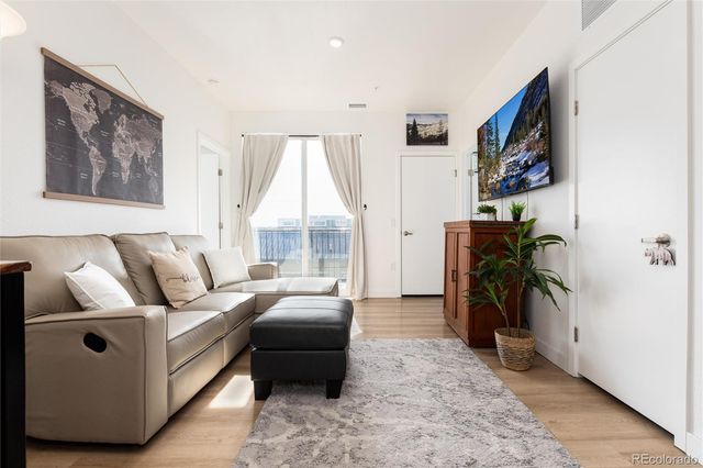 5702 Central Park Boulevard 306, Denver, CO 80238