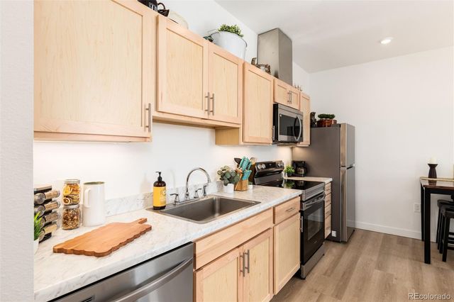 5702 Central Park Boulevard 306, Denver, CO 80238