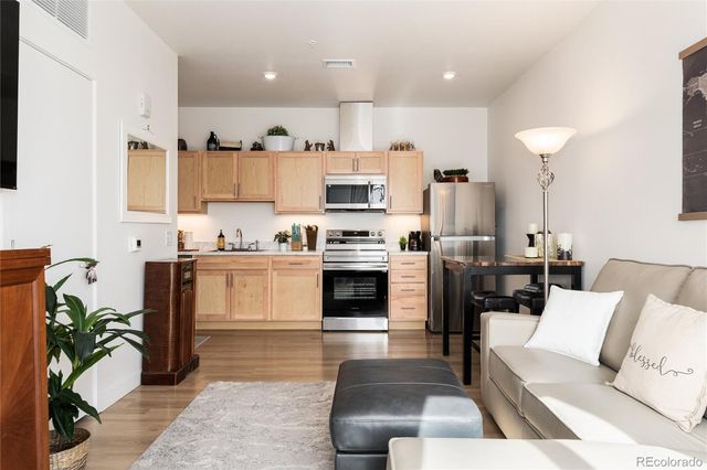 5702 Central Park Boulevard 306, Denver, CO 80238