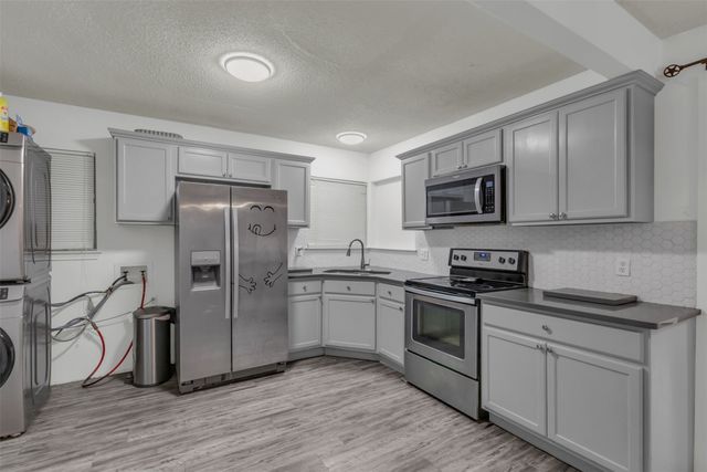 929 Hall Street, Lancaster, TX 75146