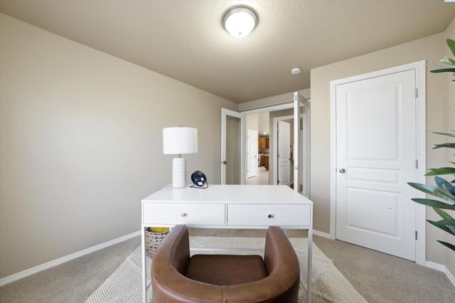 6416 Three Rivers Dr, Pasco, WA 99301