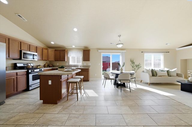 6416 Three Rivers Dr, Pasco, WA 99301