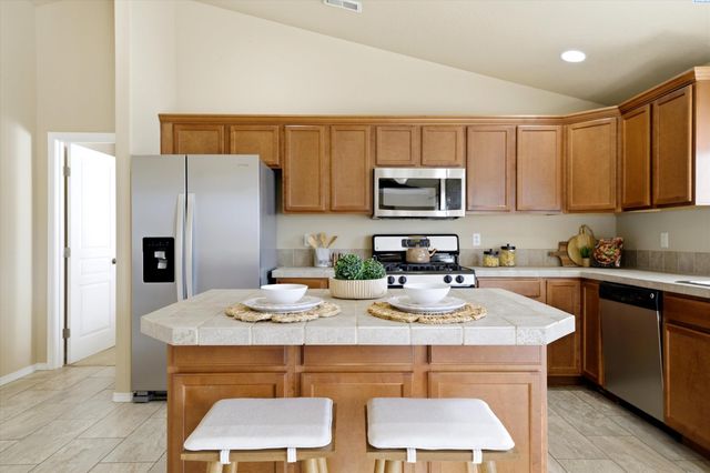 6416 Three Rivers Dr, Pasco, WA 99301