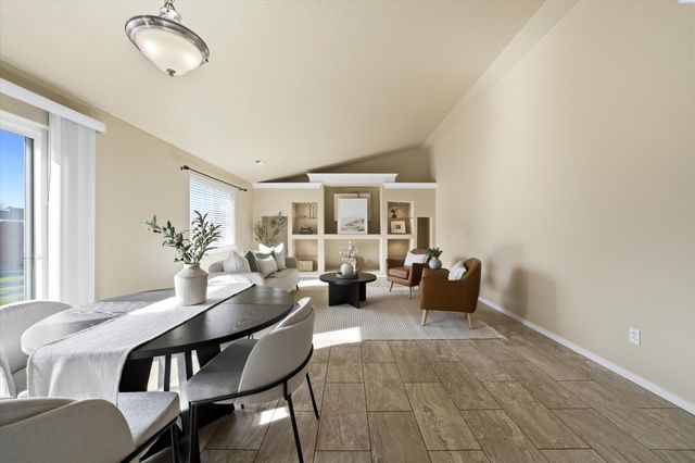 6416 Three Rivers Dr, Pasco, WA 99301